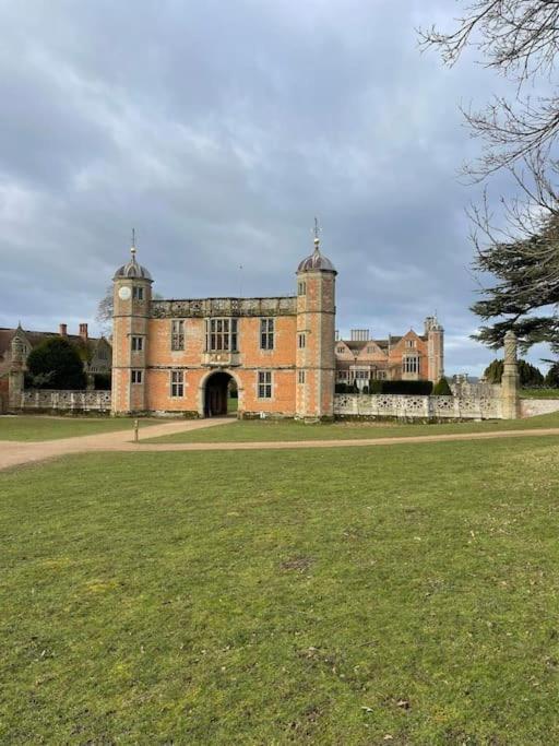 Elegant Near Stratford Upon Avon